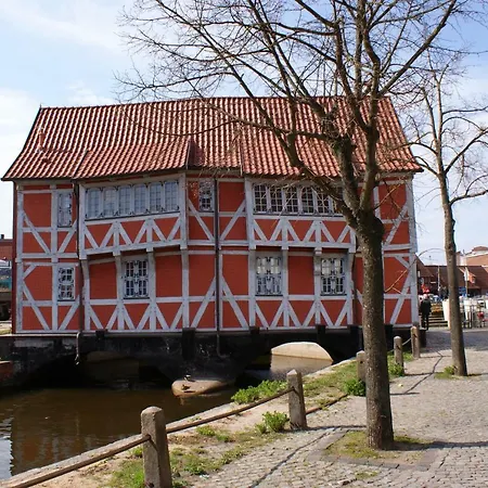 Wohlfuhlferienhaus In Der Wismarer Altstadt - Abc198 By Abcwismar